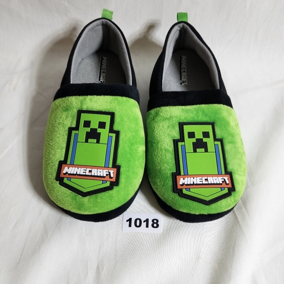 Minecraft Other - Minecraft Creeper Big Boy Slippers 4-5 Rubber Sole New Gamer